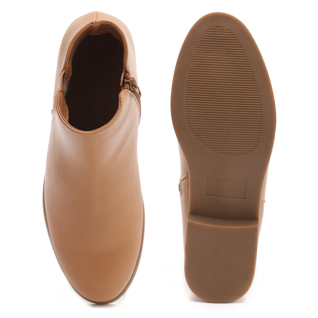 Sleek Chlesea Boots In Tan