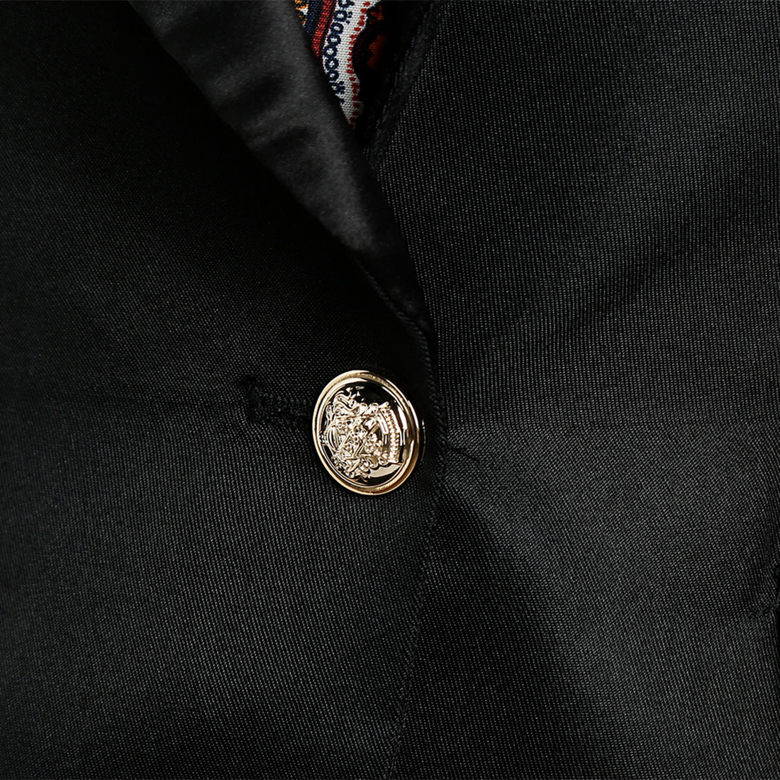 Lapel Collar Buttoned Blazer