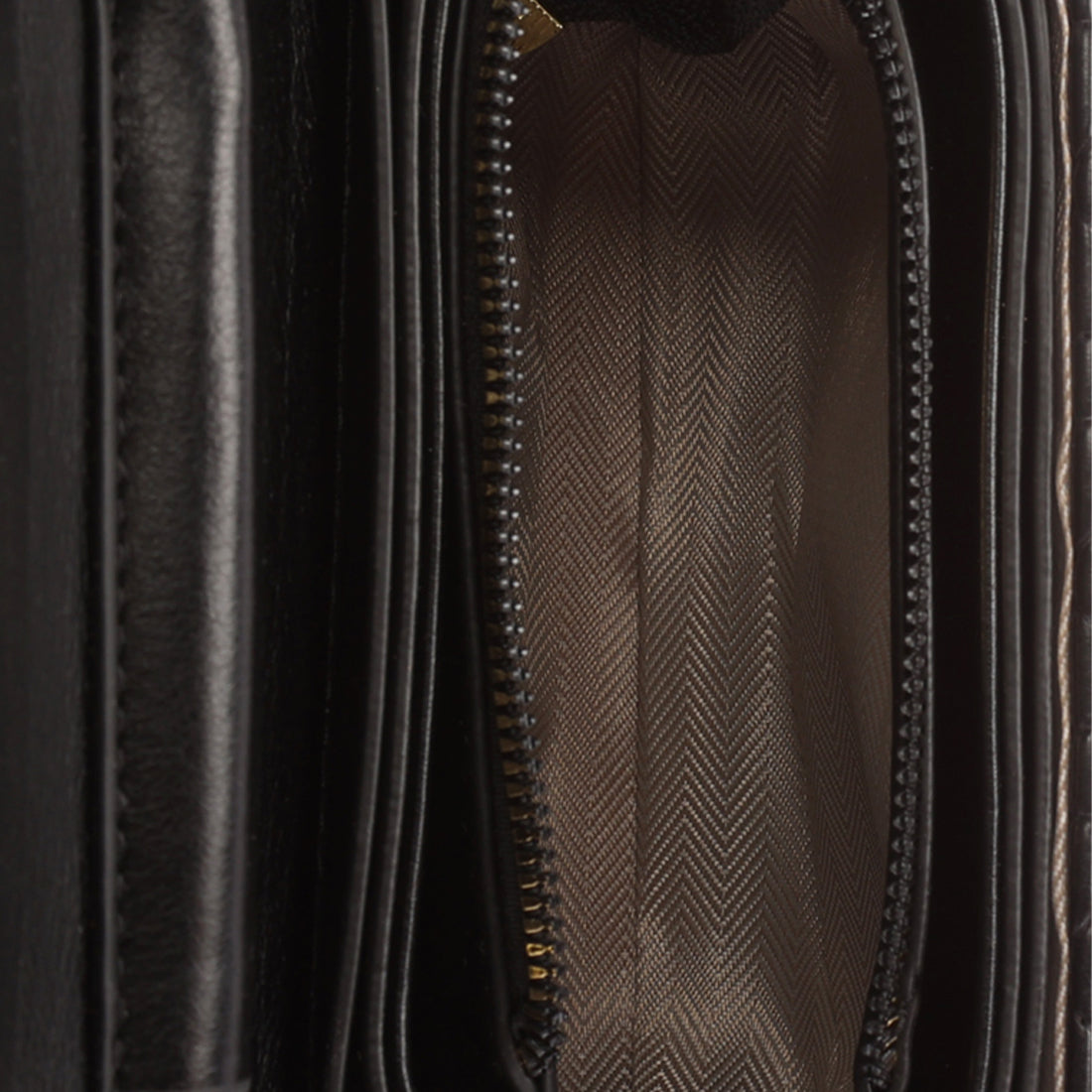 quilted metallic buckle cluch bag#color_black