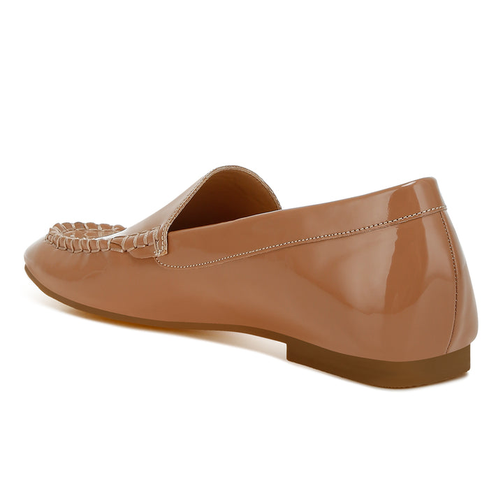 metallic pleather loafers
#color_beige