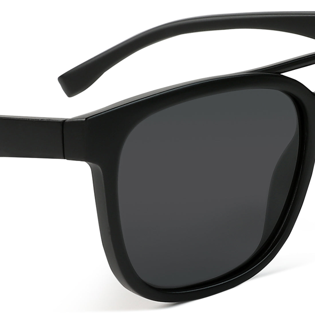 top bar detail wayfarer sunglasses#color_black-matte
