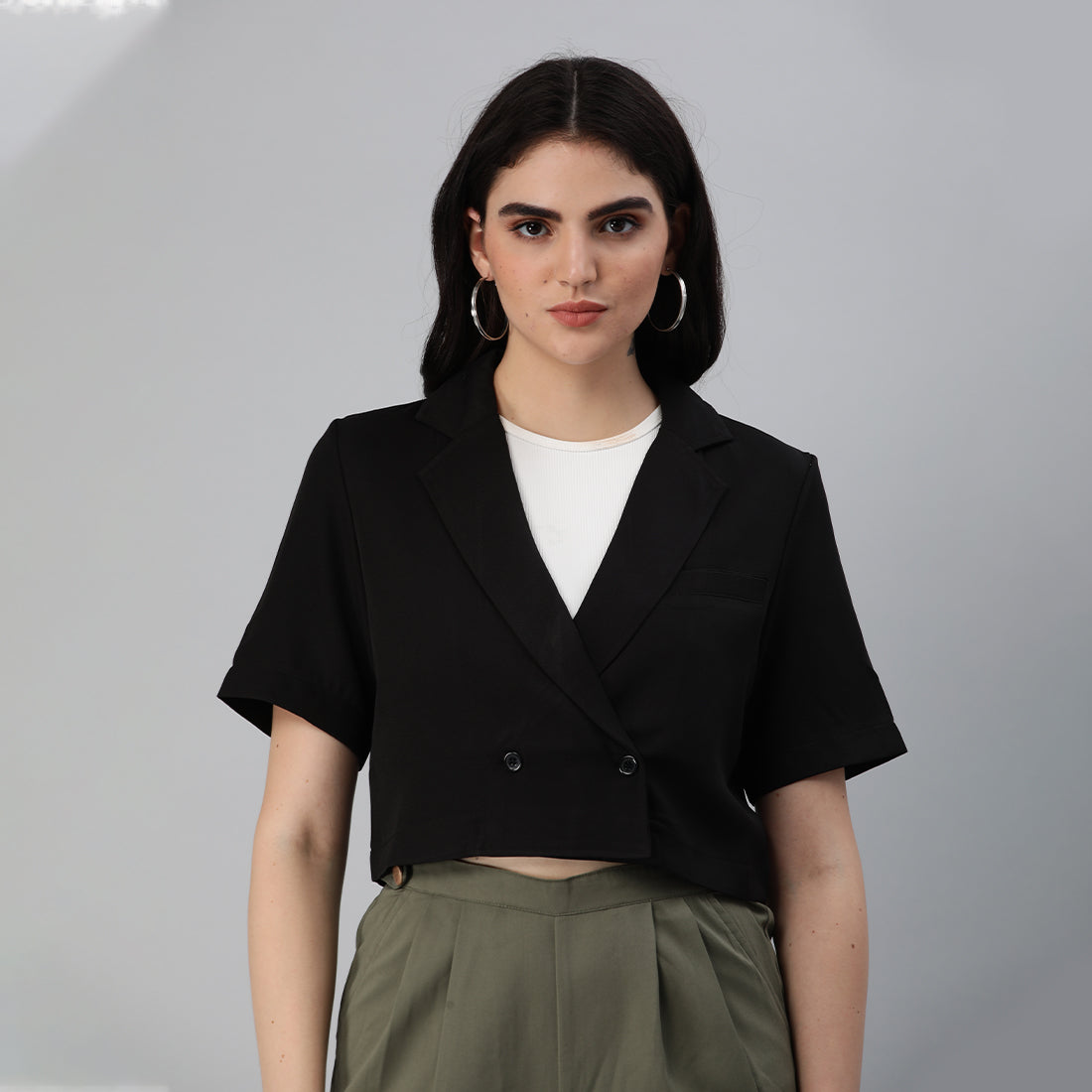 short sleeved cropped blazer jacket#color_black