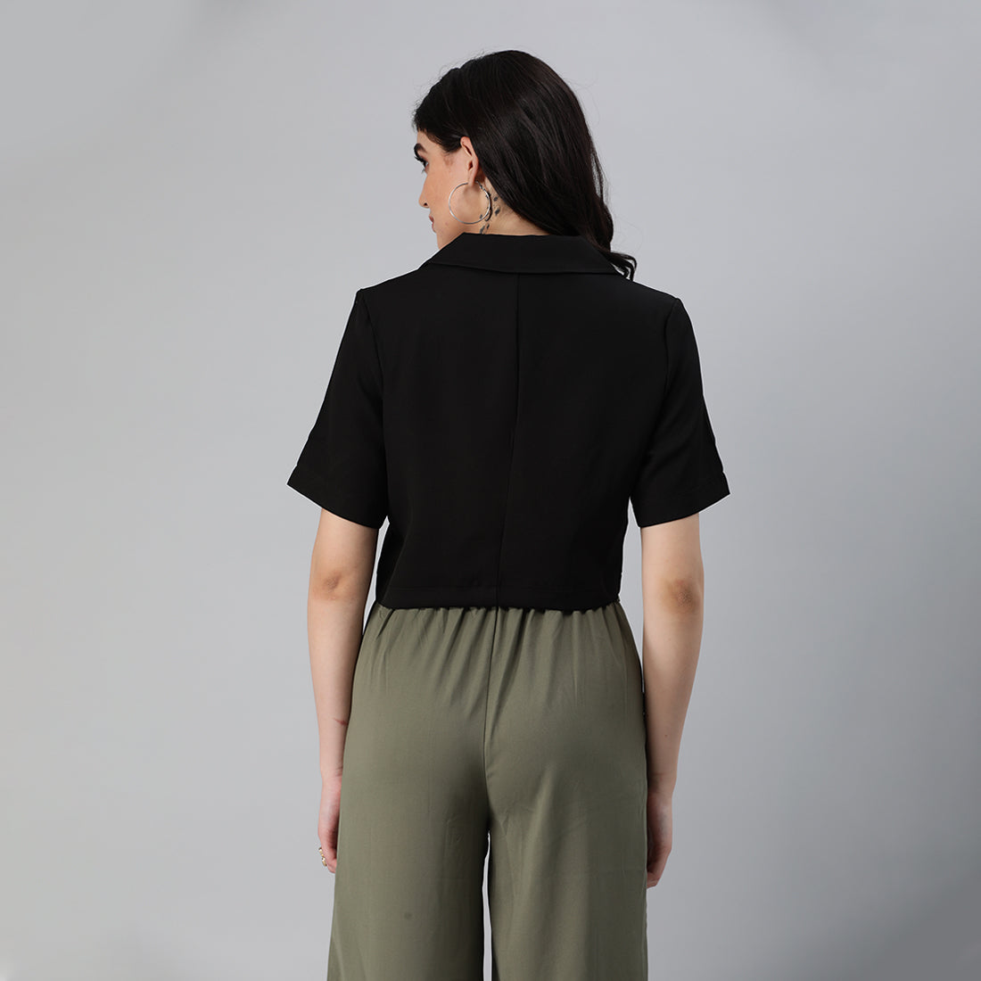 short sleeved cropped blazer jacket#color_black