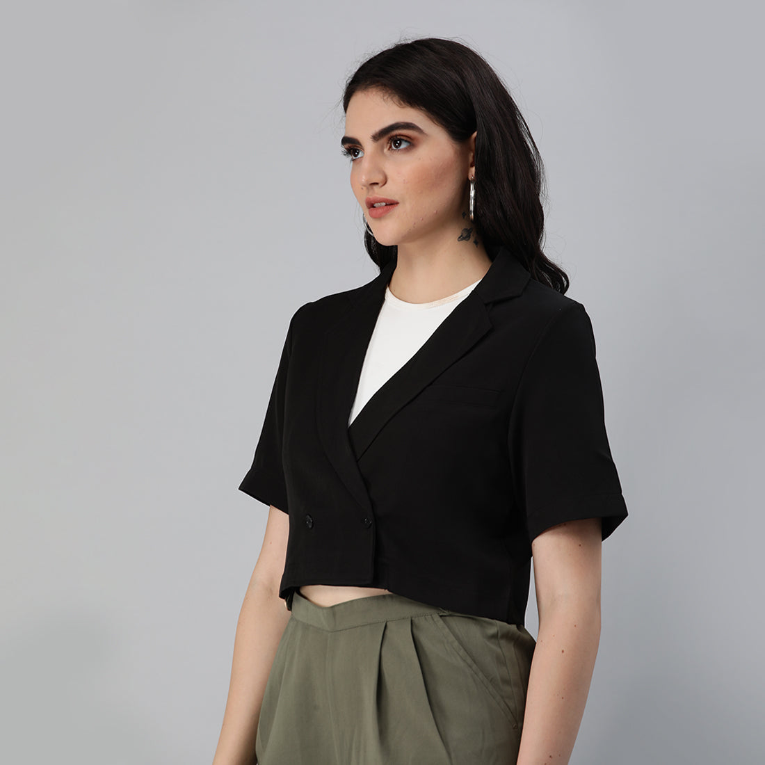 short sleeved cropped blazer jacket#color_black