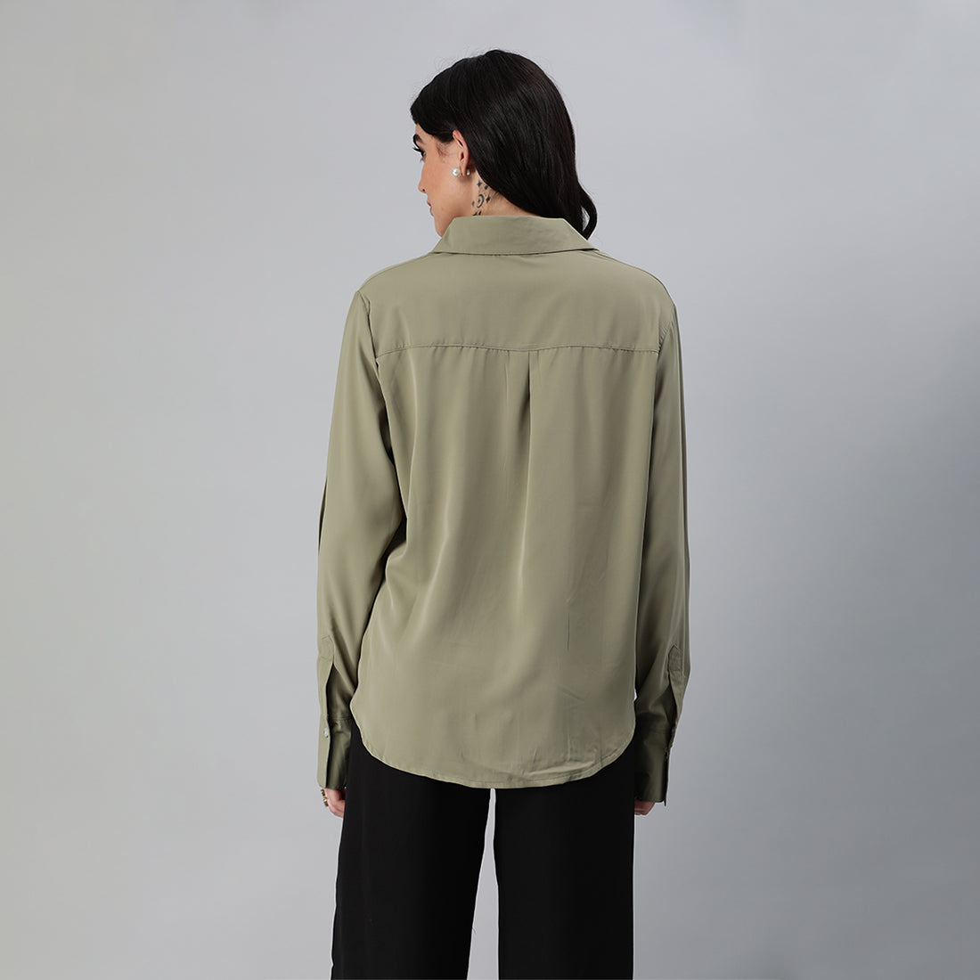 basic long sleeved collared shirt#color_olive