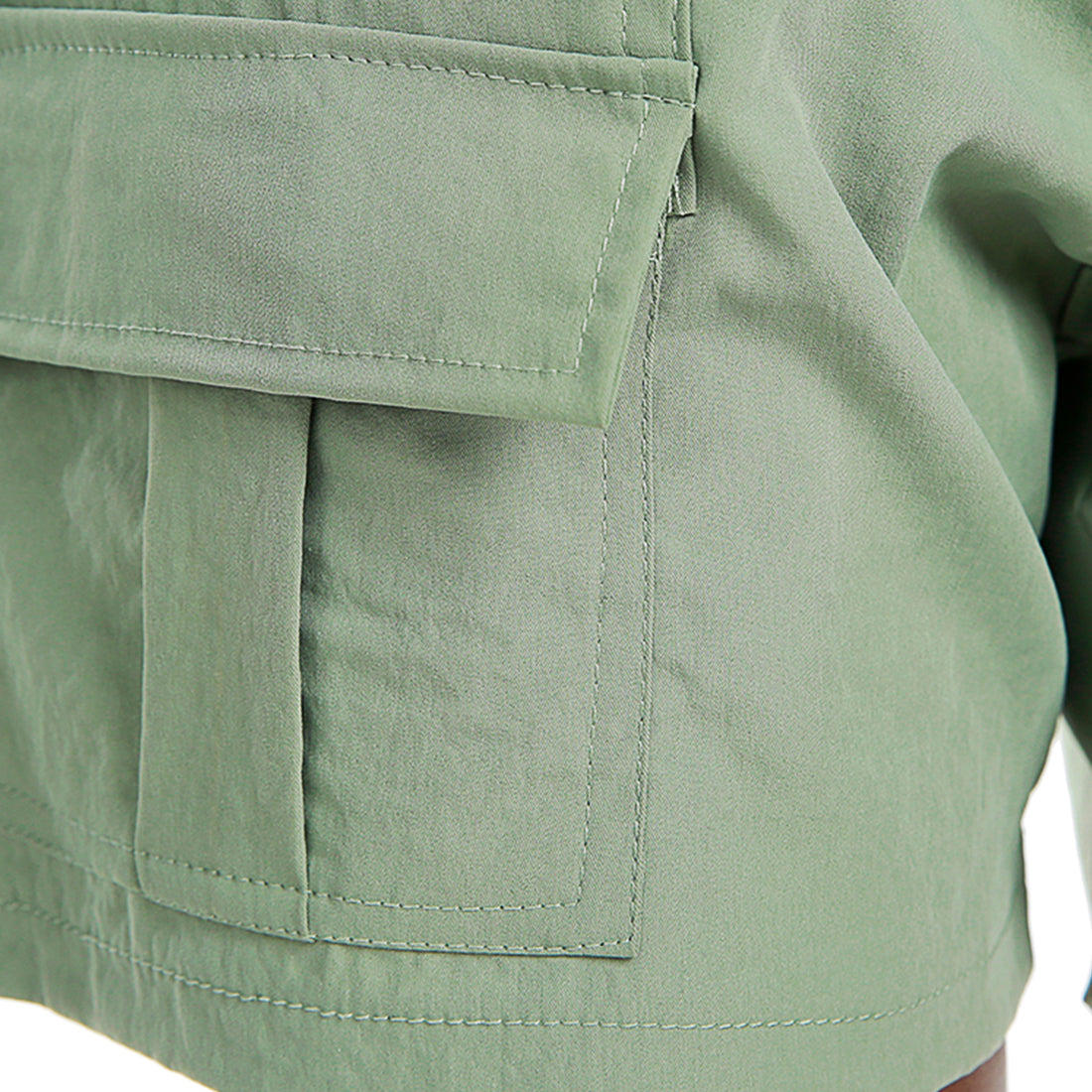 belt loop solid cargo shorts#color_green