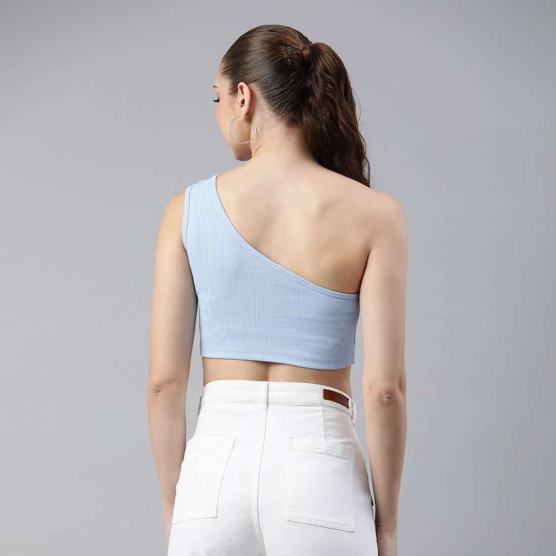 asymmetrical basic crop top#color_light-blue