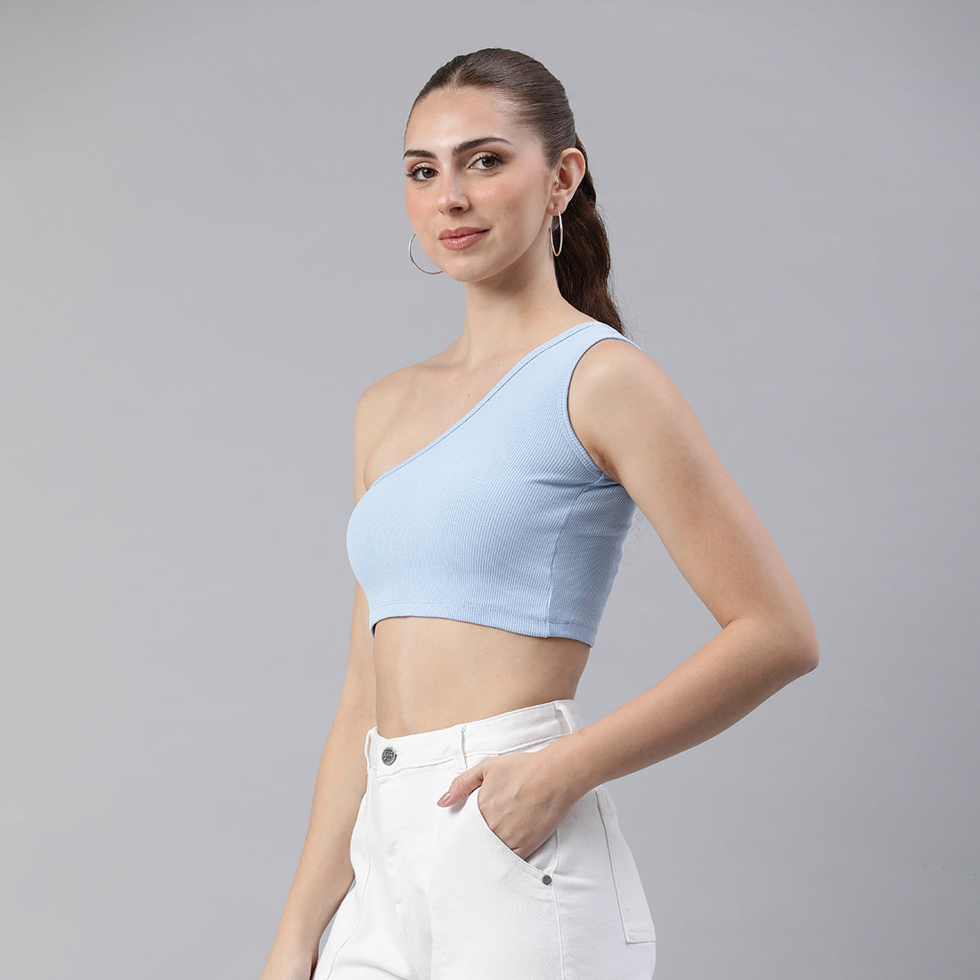 asymmetrical basic crop top#color_light-blue