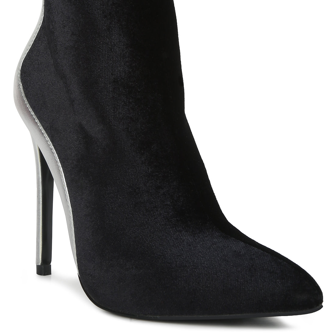metallic highlight high heeled ankle boots#color_black