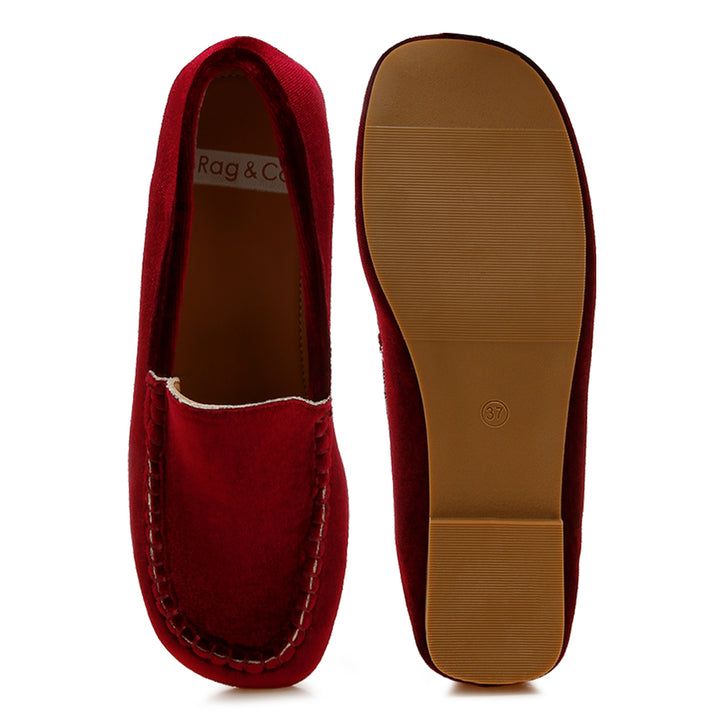 velvet flat loafers
#color_burgundy