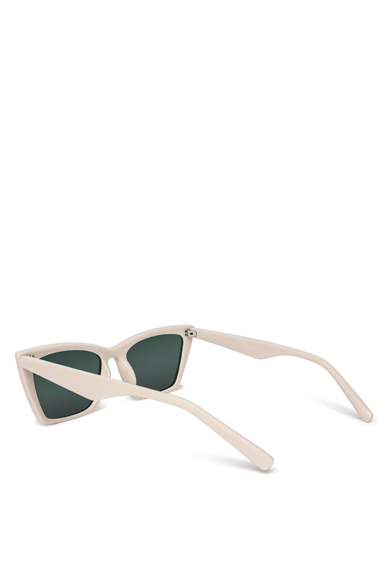 the dramatic cat eye sunglasses_green