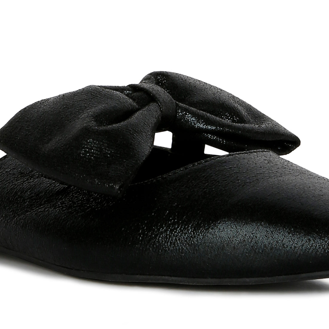 casual flats mules with bow accents#color_black