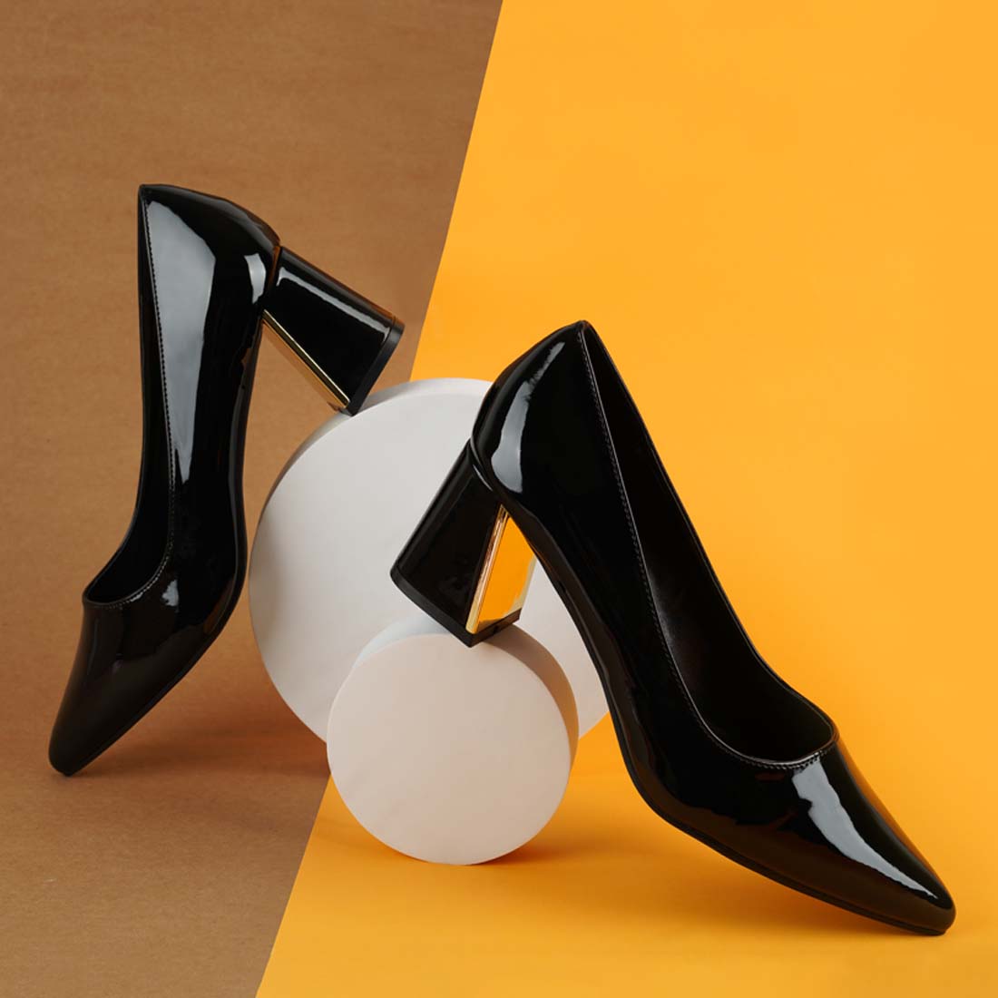 metallic accent block heel pumps#color_black