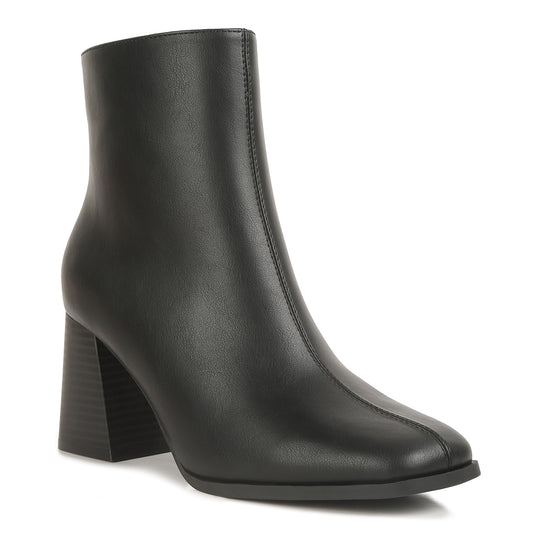 cut out block heeled chelsea boots#color_black