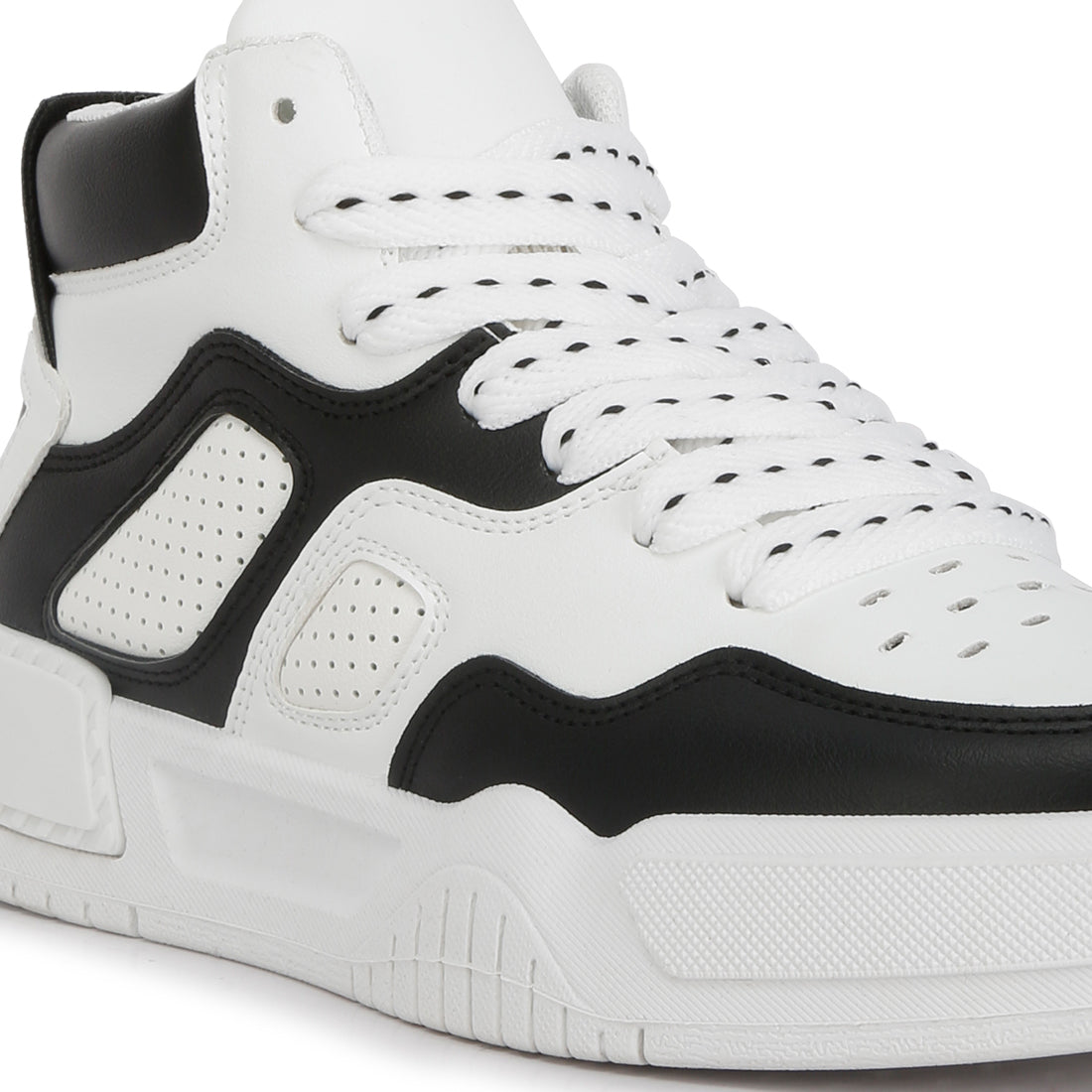 panelling detail ankle length sneakers#color_black-white