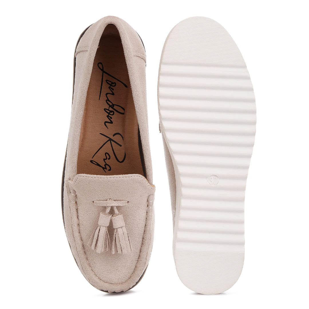 platform lug sole tassel loafers#color_beige