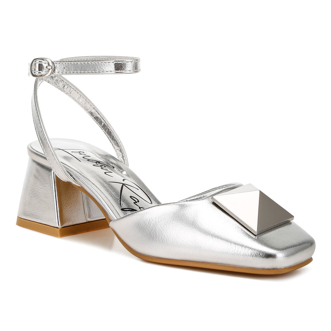 brooch detail ankle strap sandals#color_silver