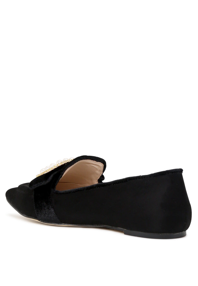 Black Pointed Flat Ballerinas - Black