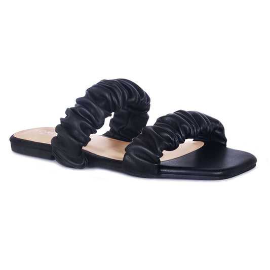 Slip-On Flat in Black - Black