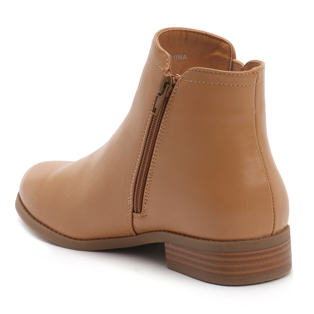 Sleek Chlesea Boots In Tan