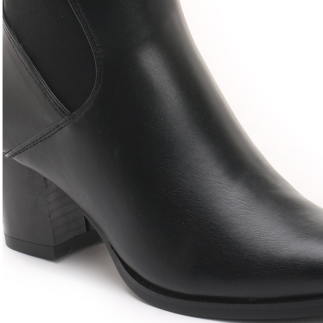 Block Heeled Chelsea Boots in Black
